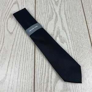 616 - Michael Kors Elson Solid Tie Black 001 2MKC23-5042 Silk Blend $69.50